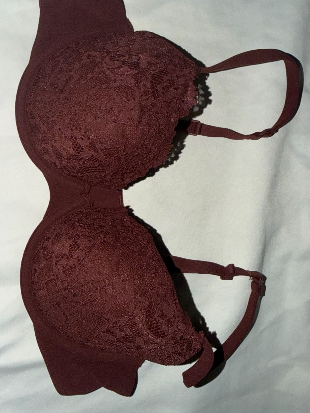 SKIMS Lace Underwire Bra in Burgundy